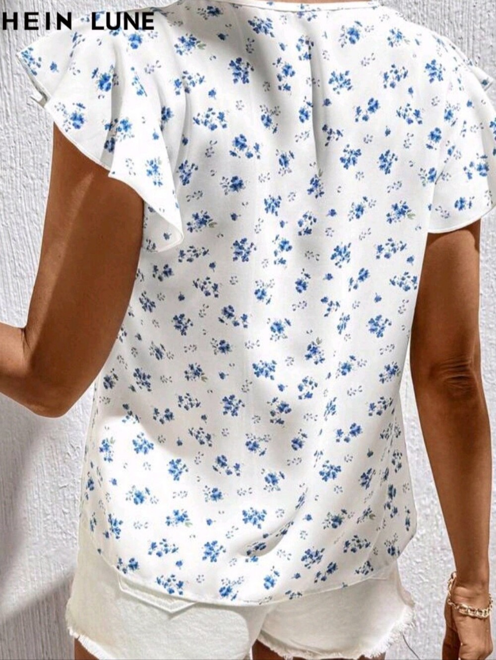 💥5 For $20 White & Blue Floral Ruffle Sleeve Top - Picture 3 of 9